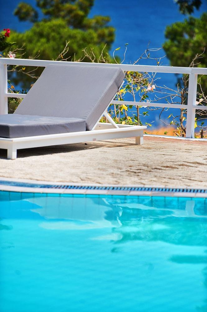 Akra Morea Hotel & Residences Monemvasia Bagian luar foto
